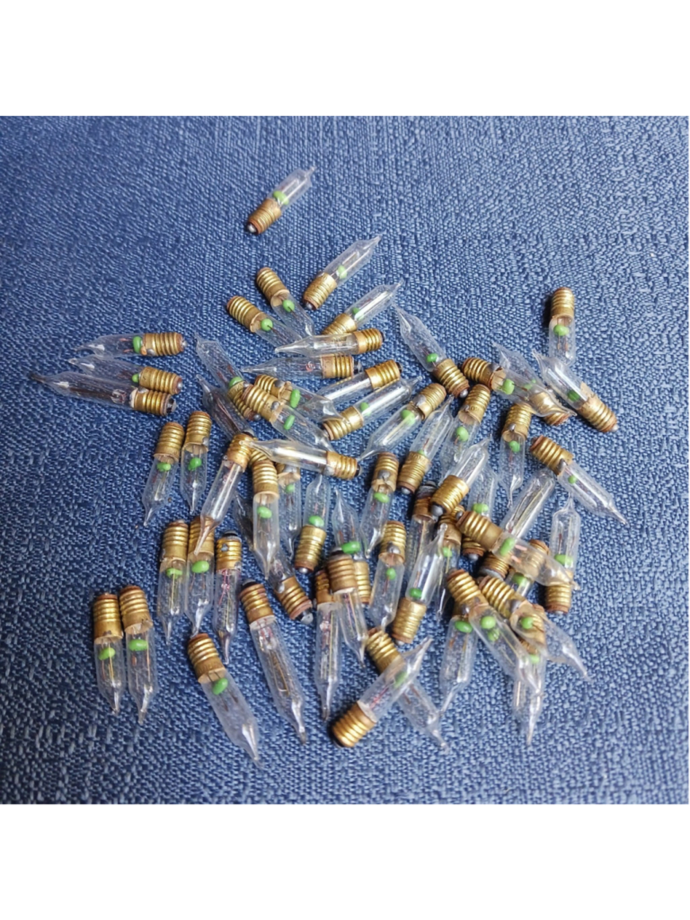 VTG Mini Midgets Screw In Light Bulbs Lot Of 60 Dollhouse Miniature Untested